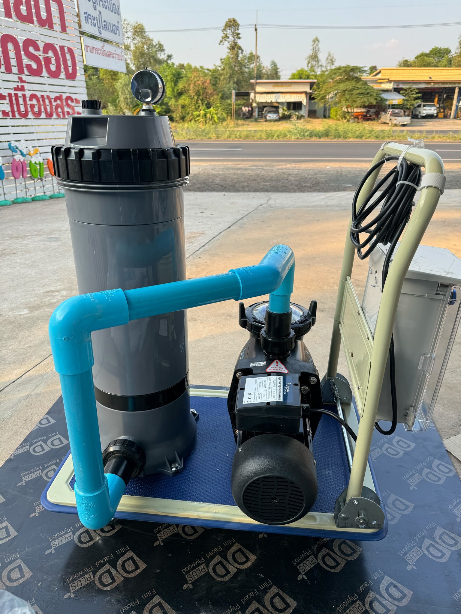 ภาพปั๊มและเครื่องกรอง